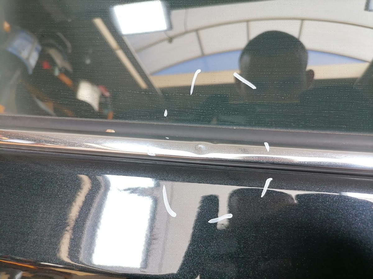 Toyota Auris 2 original T&uuml;r hinten rechts 209 Schwarz Flie&szlig;heck Bj.2018